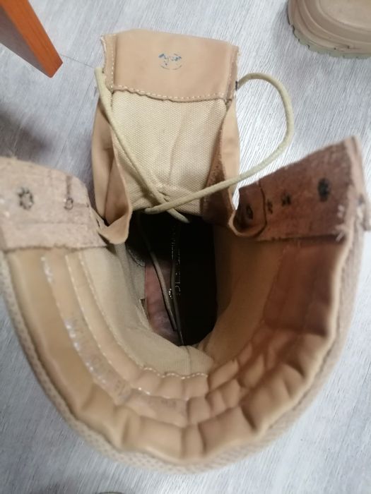 Ботинки с высоким берцем