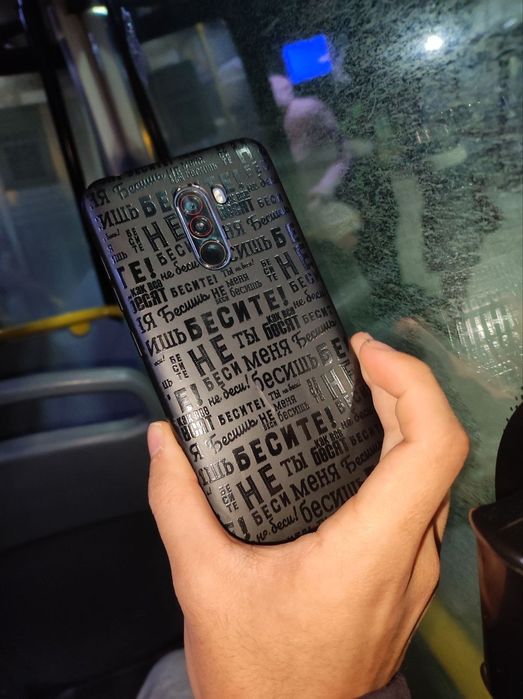 Флагман Poco F1.