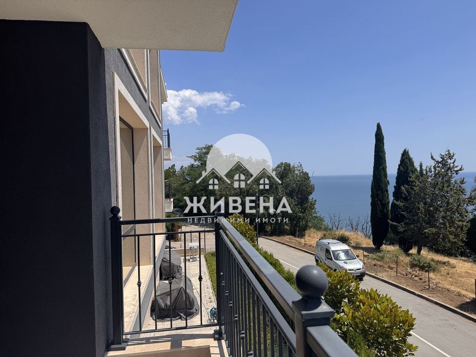 Продава 3-стаен апартамент, кв. Галата, плюс 2 паркоместа - снимка 12
