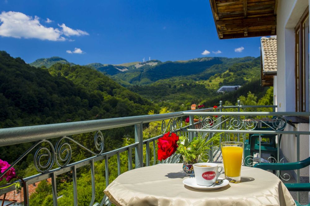 Свети Валентин в Троянския балкан - Релакс с една нощувка за двама