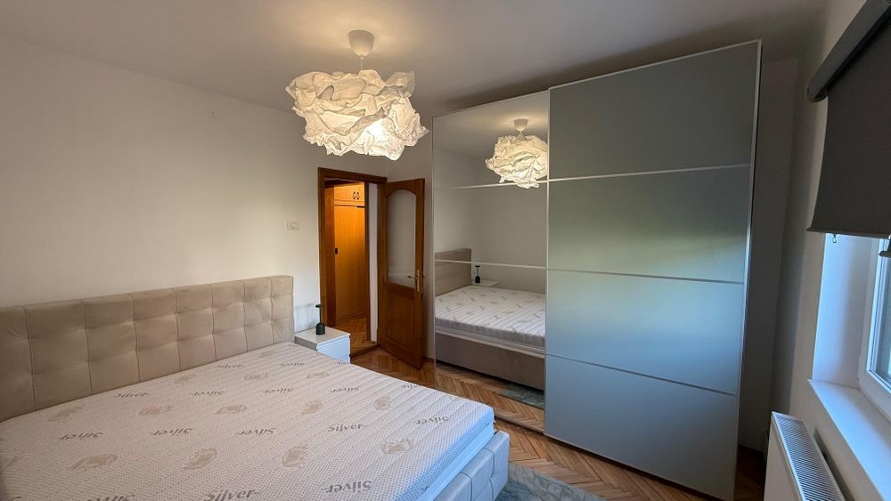 Proprietar, închiriez apartament cu 3 camere in zona Baba Dochia