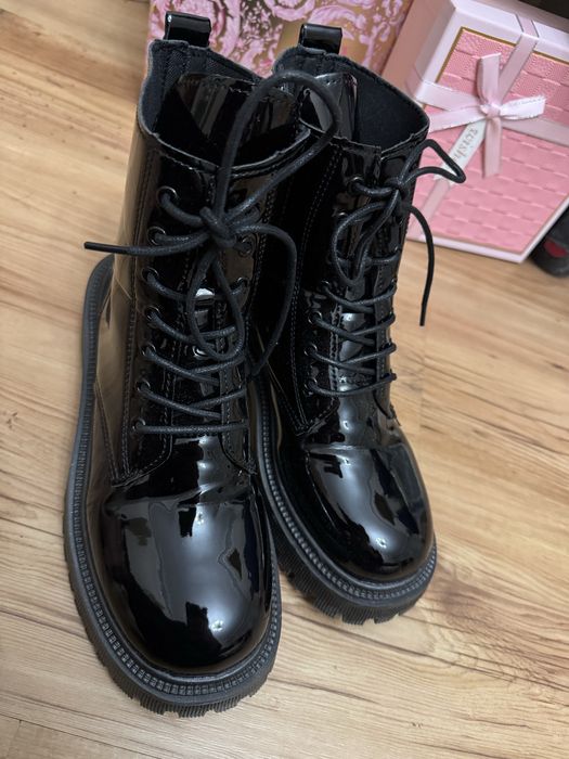 Черни лачени боти, размер 39