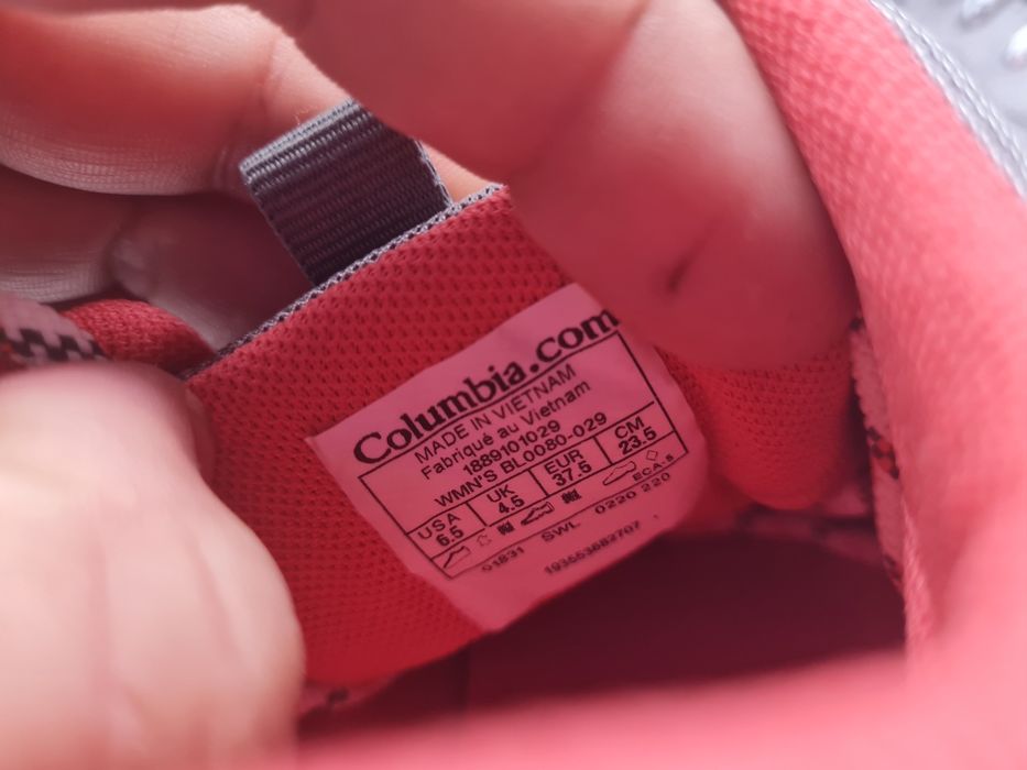 Обувки Columbia Pivot Mid

Чисто ново с етикети. 

Размер 37.5 стелка 23.5 см
Размер 38 стелка 24 см.

Цена 40 евро.