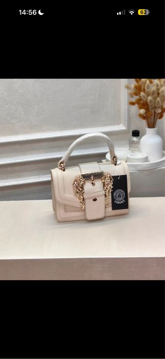 Genti versace pe mai multe modele