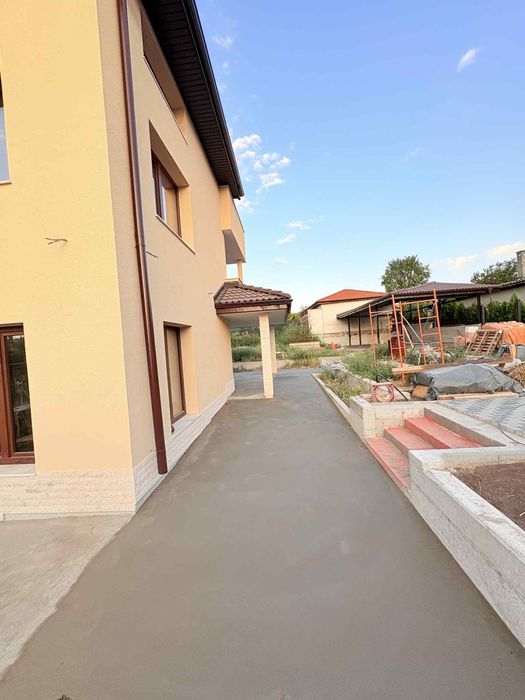 Машинно полагане на подова замазка!