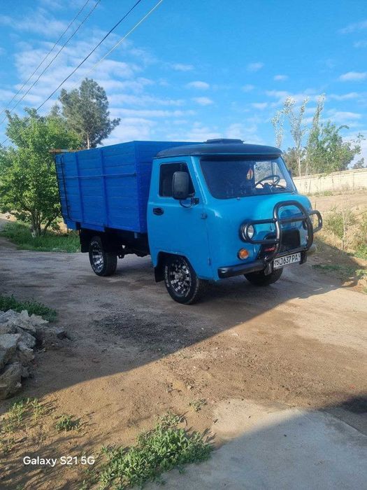 Автомашина УАЗ-3303