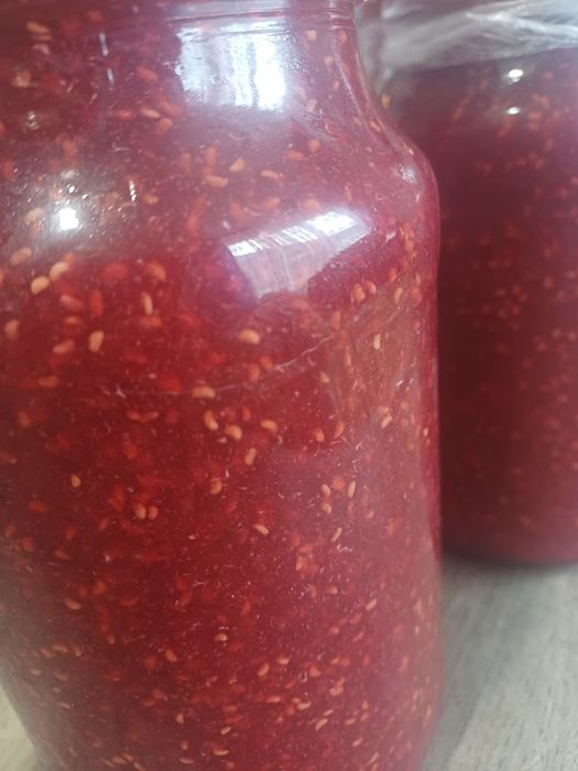 Продам  варенье из малины (свежие)
