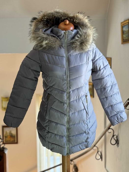 Geacă damă gri cu glugă din blană naturală de raton