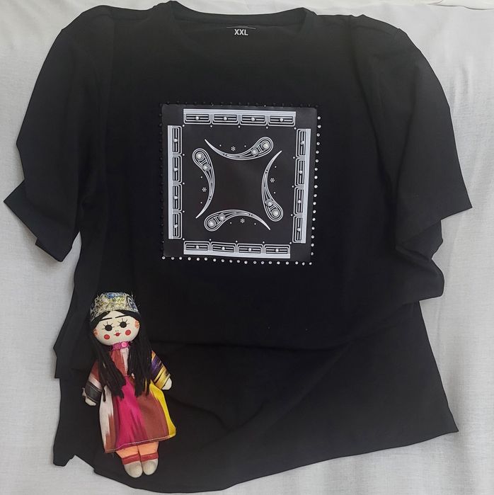 Женские и мужские футболки эксклюзивные