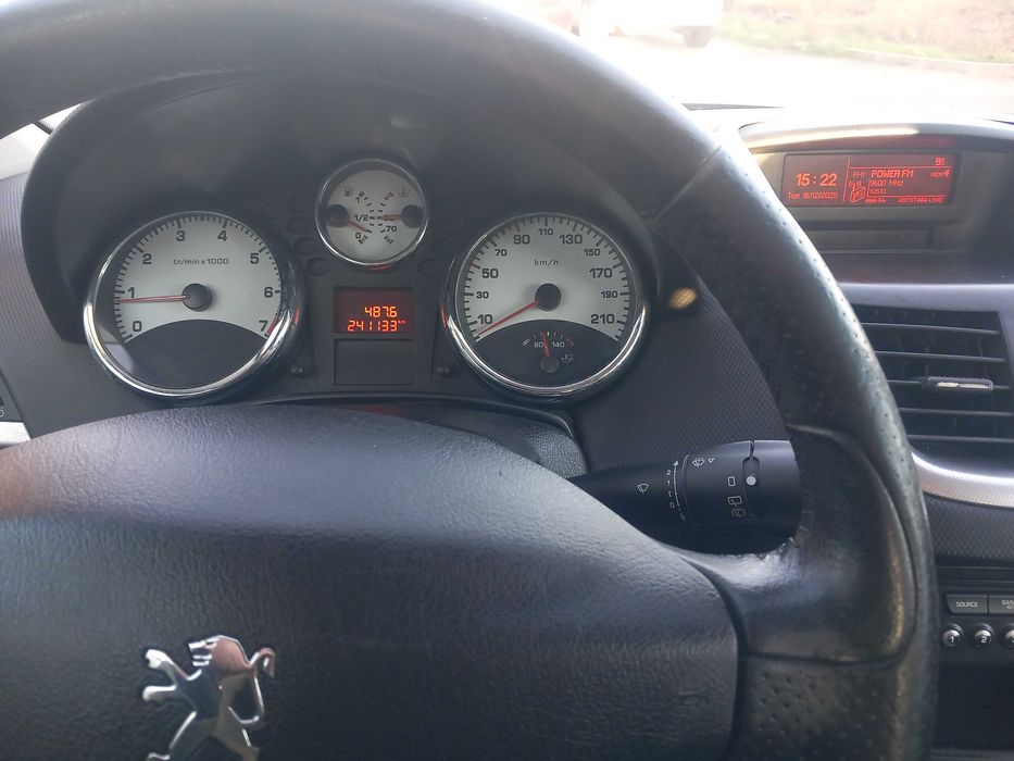 Продавам Пежо 207 1.4 бензин-газ