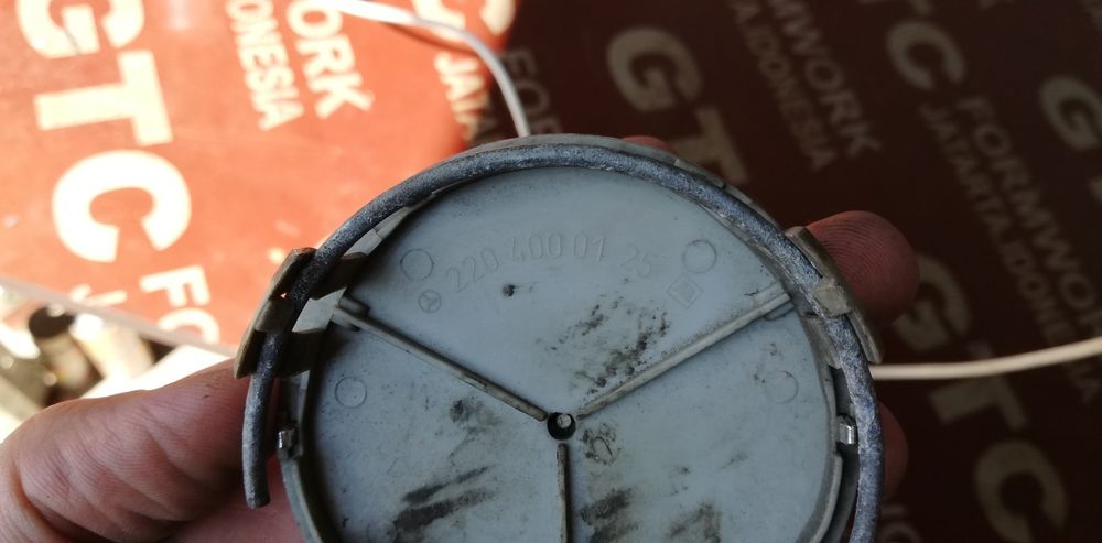 4 броя капачки с емблеми за джанти Mercedes