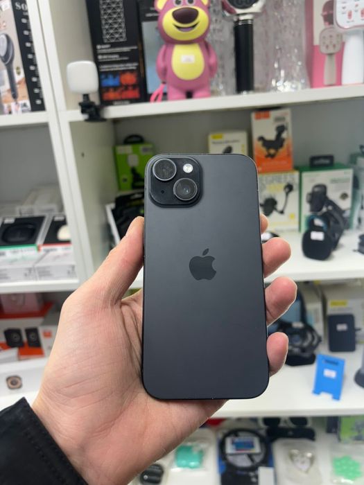 Продам айфон 15 в черном цвете