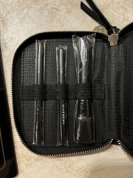 Set compact pensule de machiaj Givenchy