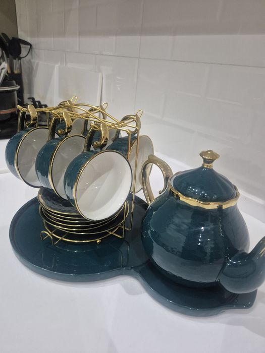 Продоется чайный комплект