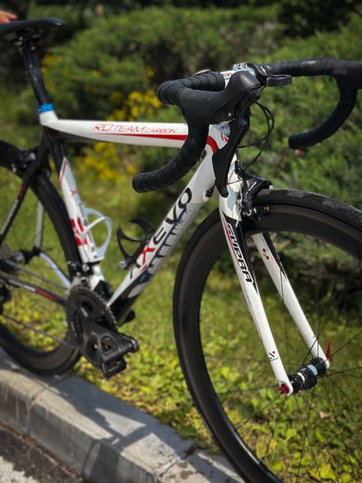 Продавам Axevo Ro Carbon Carbon- шосеен велосипед