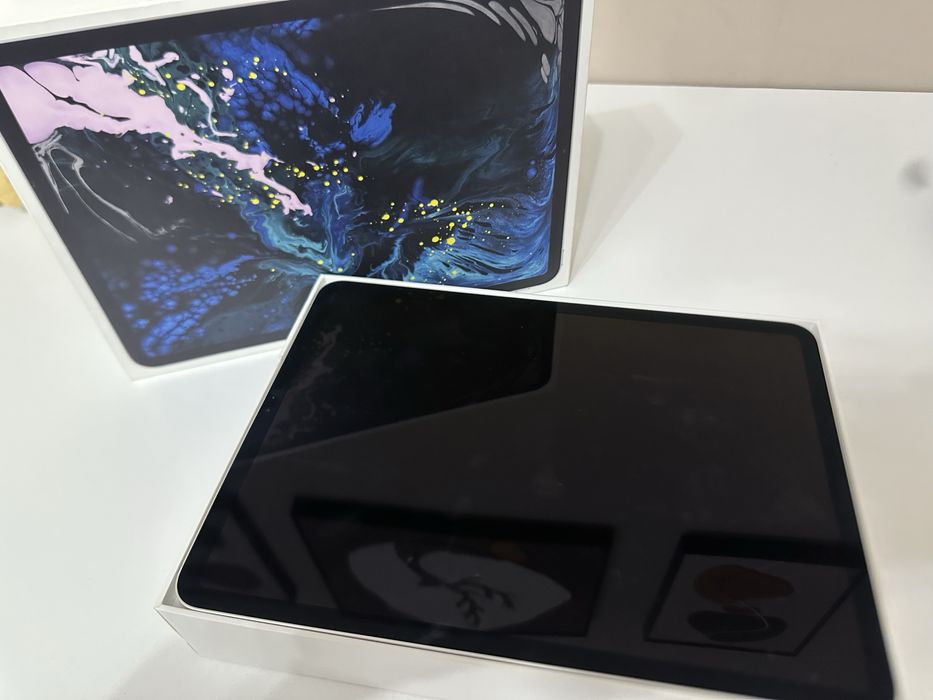 Продам ipad pro 11 2поколения
