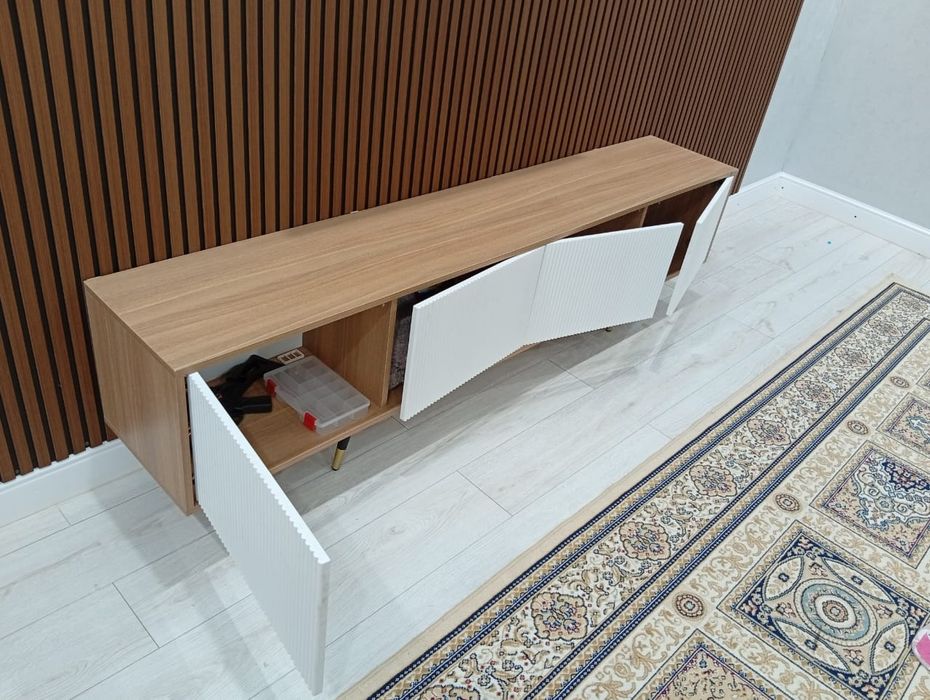 Тумба под ТВ в отличном состоянии