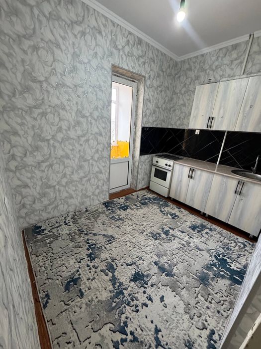 Срочно продаеться квартира 1-комнатная городе Чирчике раеоне Октябрь