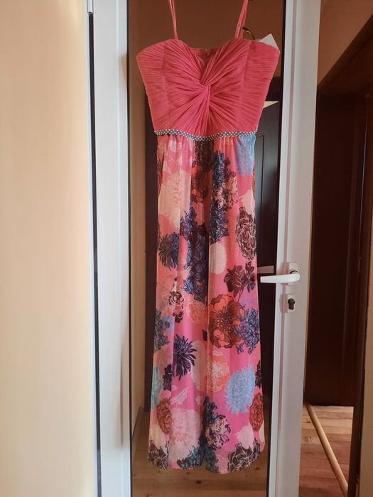 Красива и елегантна рокля на Oliver