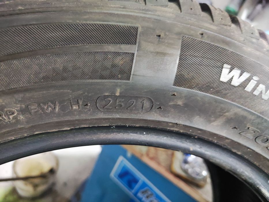 4 бр зимни 205/55/16 hankook