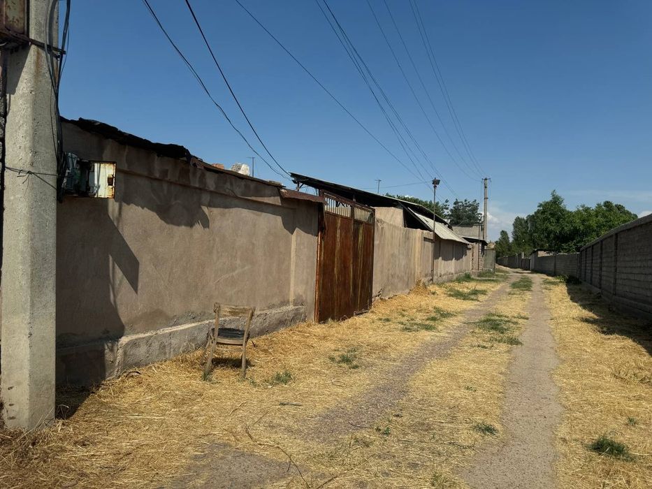 Dacha sotiladi 6 sotix 2 sotix zaxvati bor