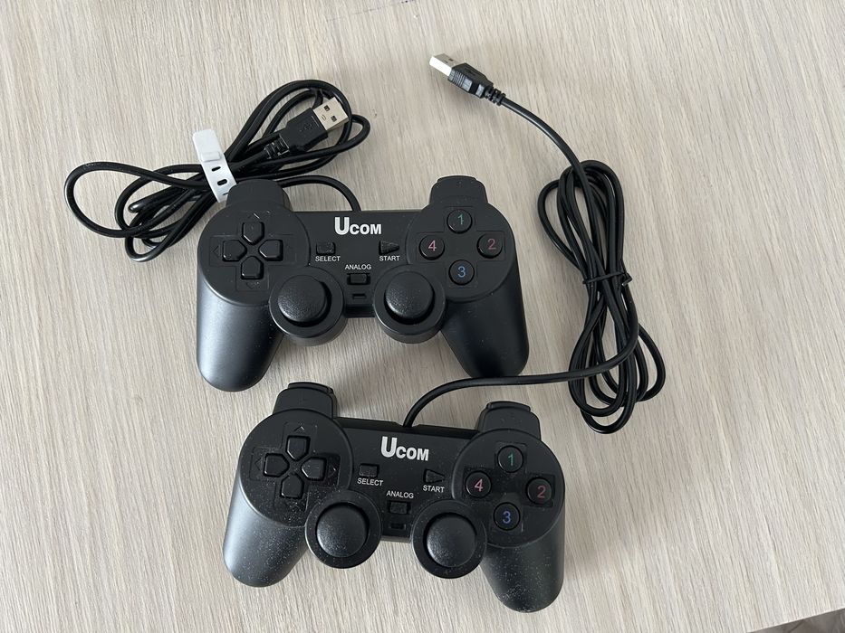 Продается джойстик для игры (2 шт.)