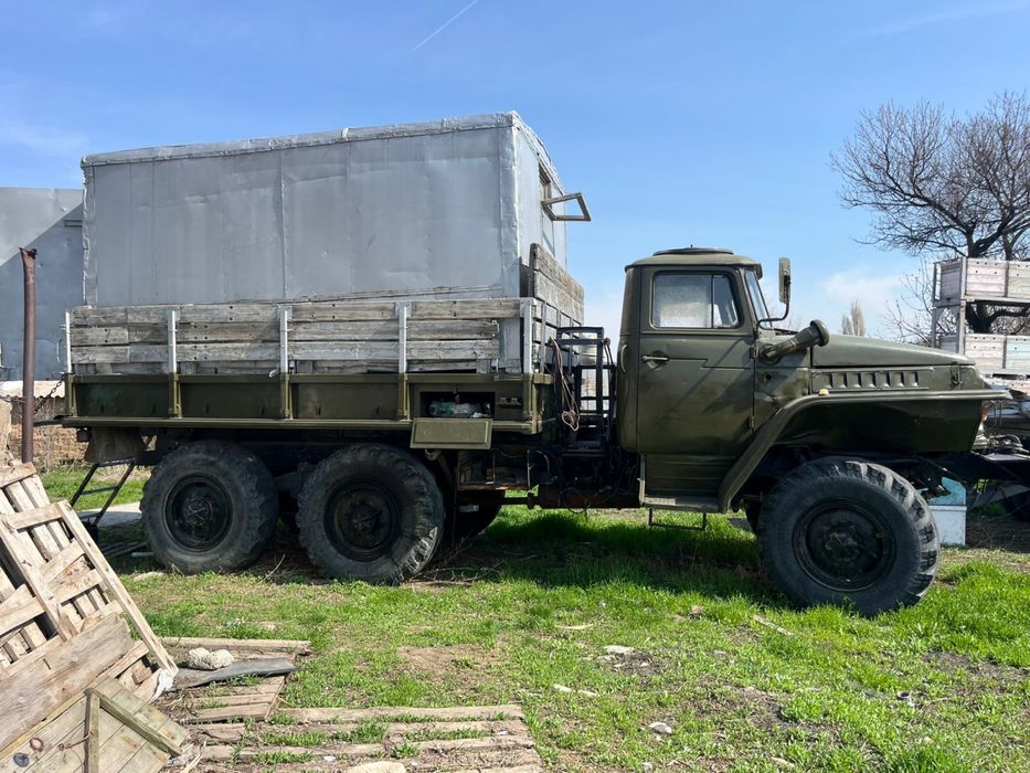 Пчеловодский урал с будкой!