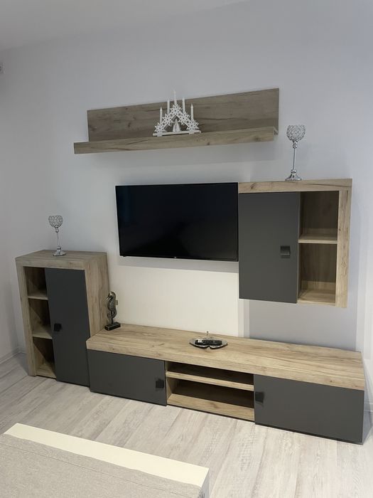 Închiriez apartament cu 170 pe zi