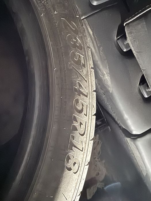 235/45/R18  б/у