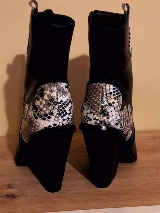 Ciocate dama marimea 39