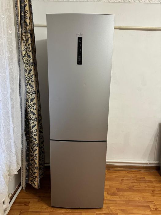 Холодильник Haier.
