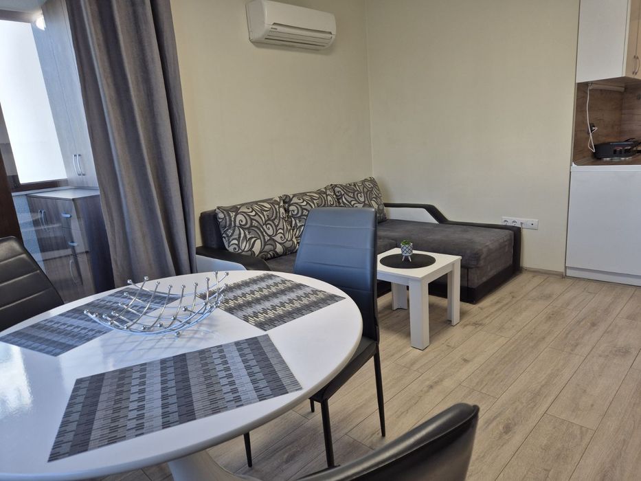 Дава се под наем Двустаен апартамент в Варна, Кайсиева градина - 55 кв.м за 448.8 € - Снимка #2