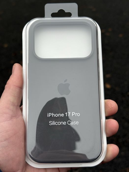 - Huse iPhone 17 Pro  80 lei