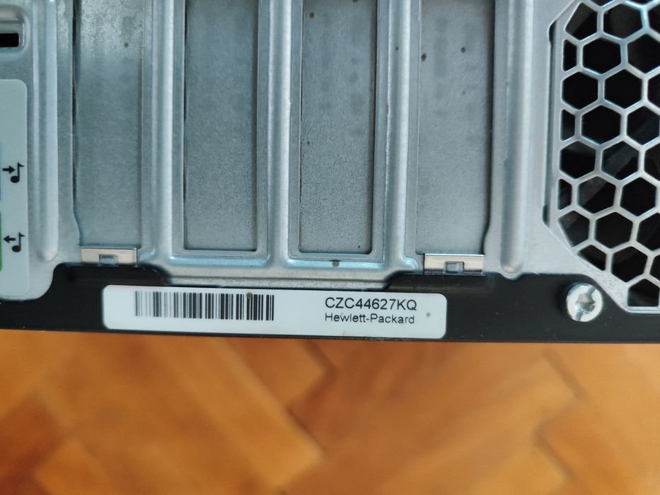 Компютър Hp elit desk 800 и монитор Hp e 232