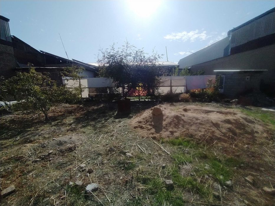 Продаётся участок 5 соток с недостроем под гостиницу-центр Самарканда