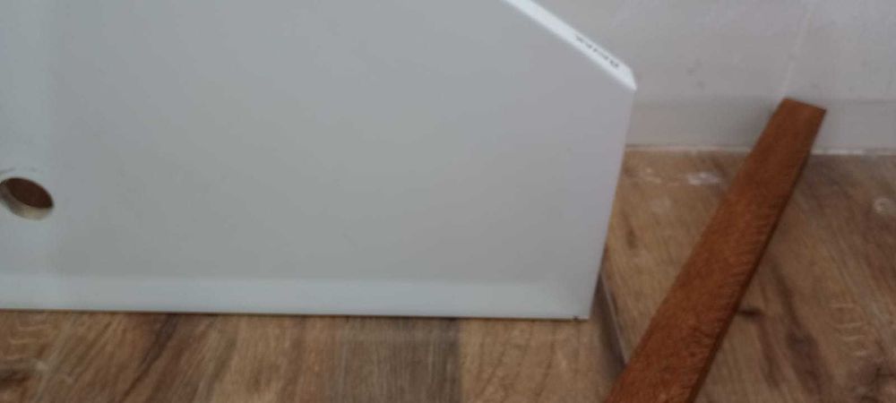 Vand cada Cersanit  si chiuveta Avocado Ravak, pentru bai mici