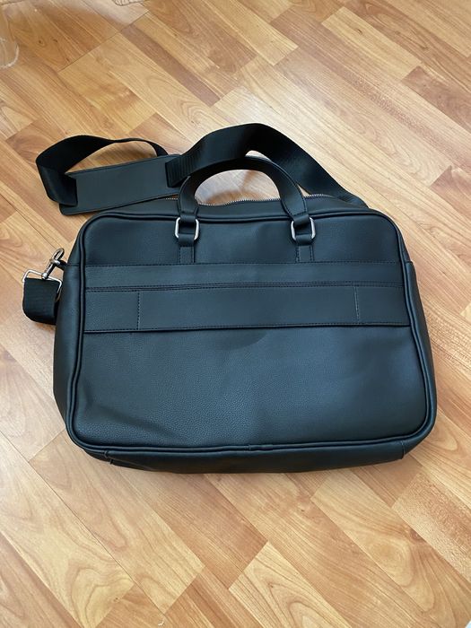 Vând servietă laptop