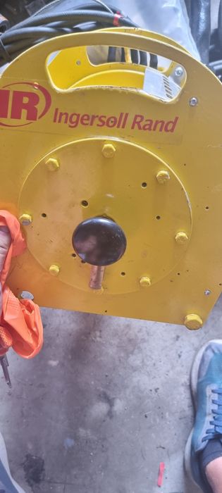 Troliu pneumatic cu joistic si set motor de rezerva