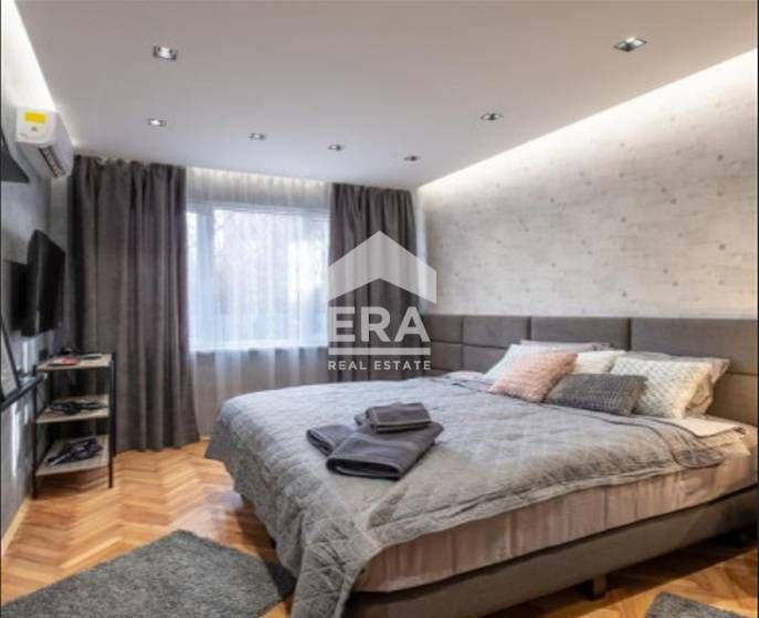 Продава се Тристаен апартамент в София, Център - 105 кв.м за 2761 €/кв.м - Снимка #6