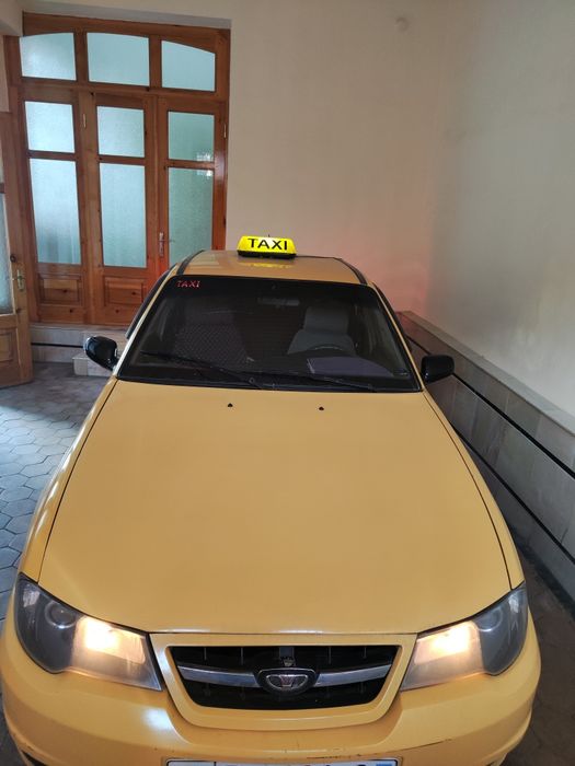 Продаётся Машина Нексия 2 Жёлтый.