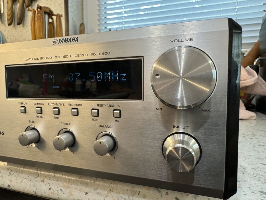 Yamaha RX-E400 мини стерео ресивър