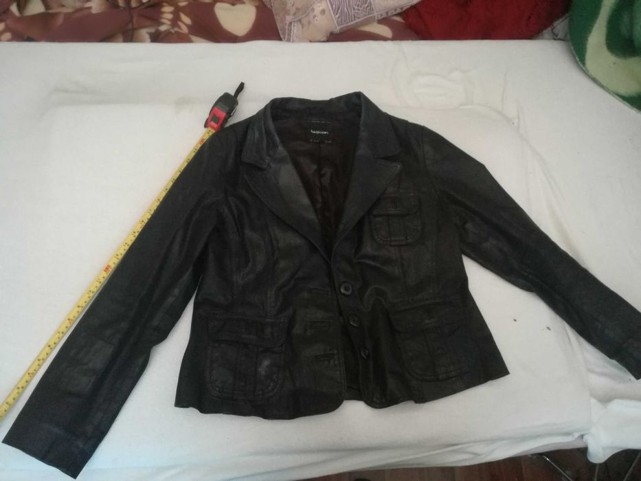 Две дамски кожени якета