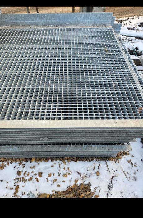Trepte metalice și grătare galvanizate la diferite dimensiuni debitam