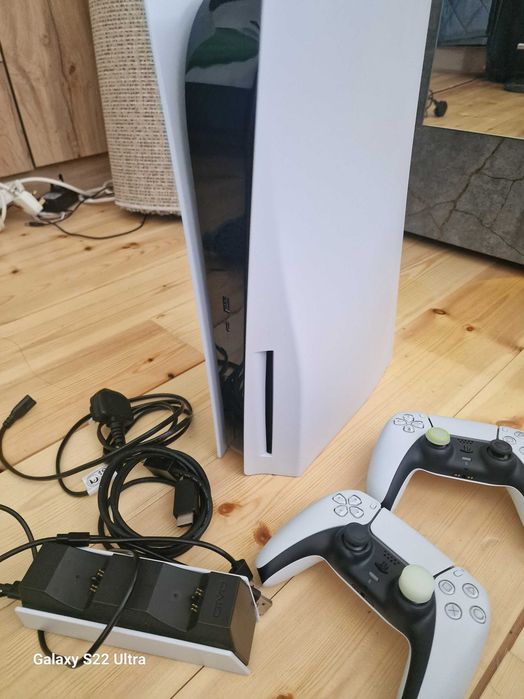 Playstation 5 1Т два джойстика и зарядно