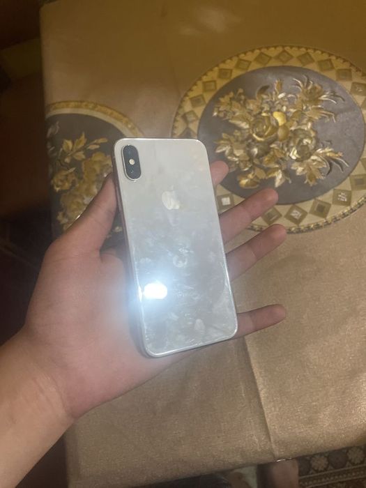 Iphone x.