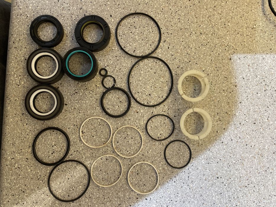 Сальники на рулевые рейки Мерседес Бмв Ауди Шевроле Малибу: 600 000 сум ...