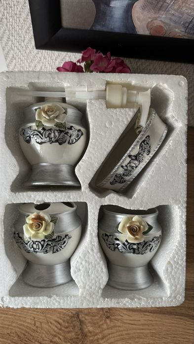 Керамичен сет за баня