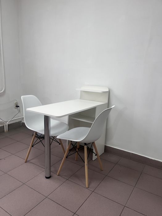 Сдам в аренду маникюрный стол