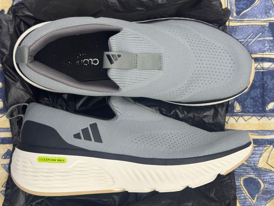 Adidas мъжки маратонки 44 размер  ( 28 см стелка  )