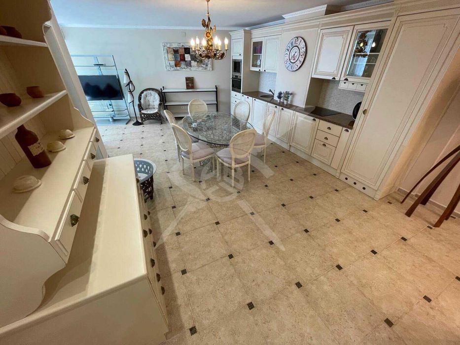 Дава се под наем Двустаен апартамент в Свети Влас - 138 кв.м за 331520 € - Снимка #1